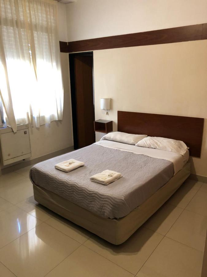 Hotel Nuevo Camino Buenos Aires Buitenkant foto